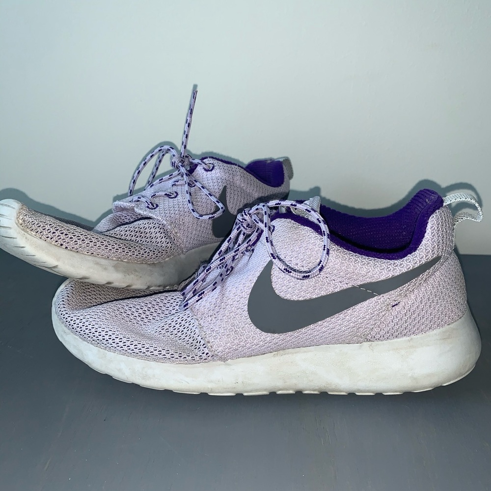 Custom-Colored Nike Free Runs - Light Purple